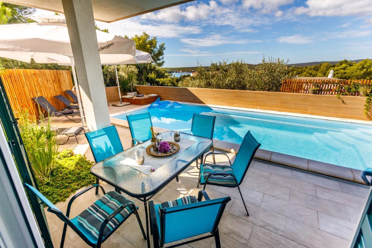 Nono Jure , Private Pool & Sauna Milna  Exteriér fotografie